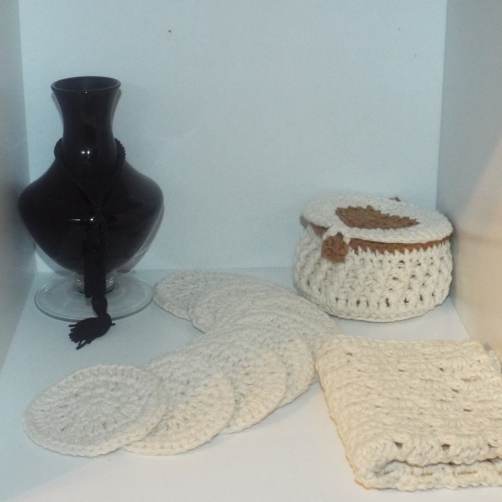 !0 pc Handmade Clamshell Spa Set